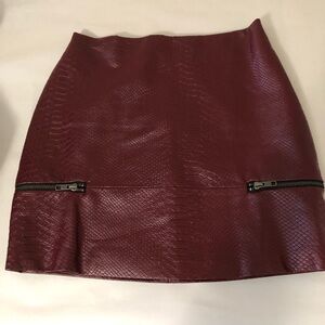 Lovers + Friends Burgundy Textured Pencil Skirt Size Small